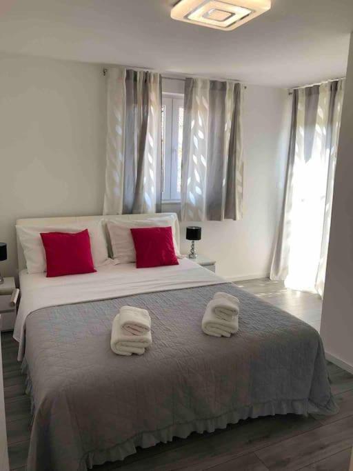 Holiday Home Marina-Renovated House In City Center Rogoznica  Exteriér fotografie