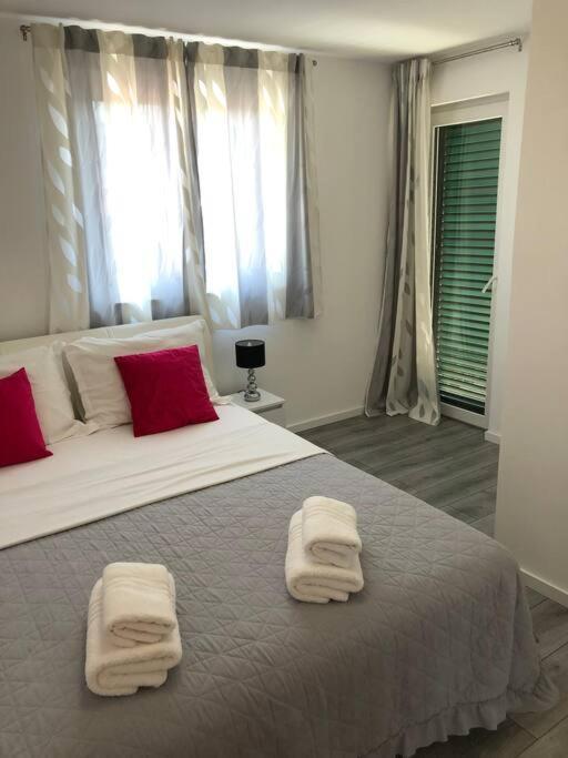 Holiday Home Marina-Renovated House In City Center Rogoznica  Exteriér fotografie